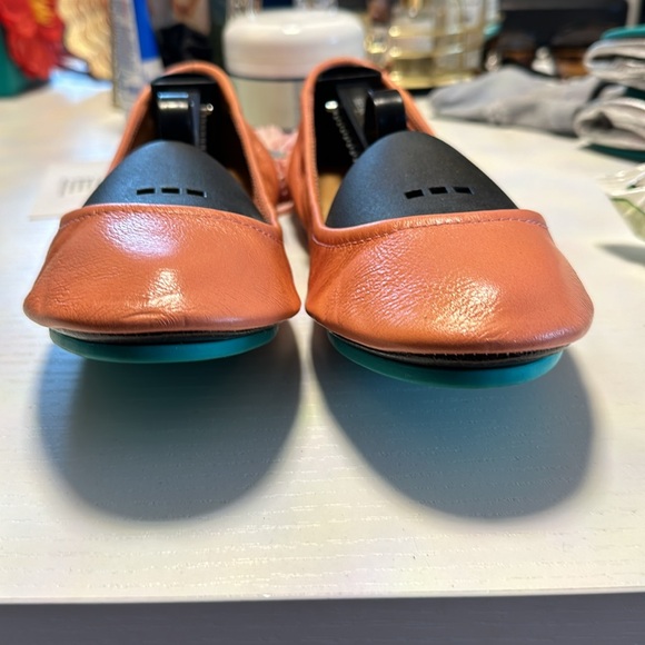 Tieks special edition poppy - peach- comes out once a year in the Spring - - Picture 4 of 6